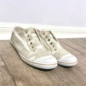 Coach Beige Canvas Sneakers with Gold Details 7.5